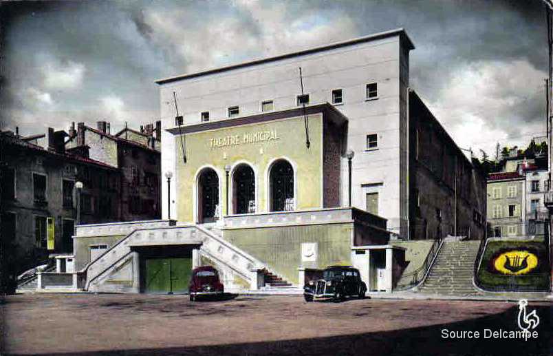 13 Tarare Le Theatre Municipal Place Denave.jpg